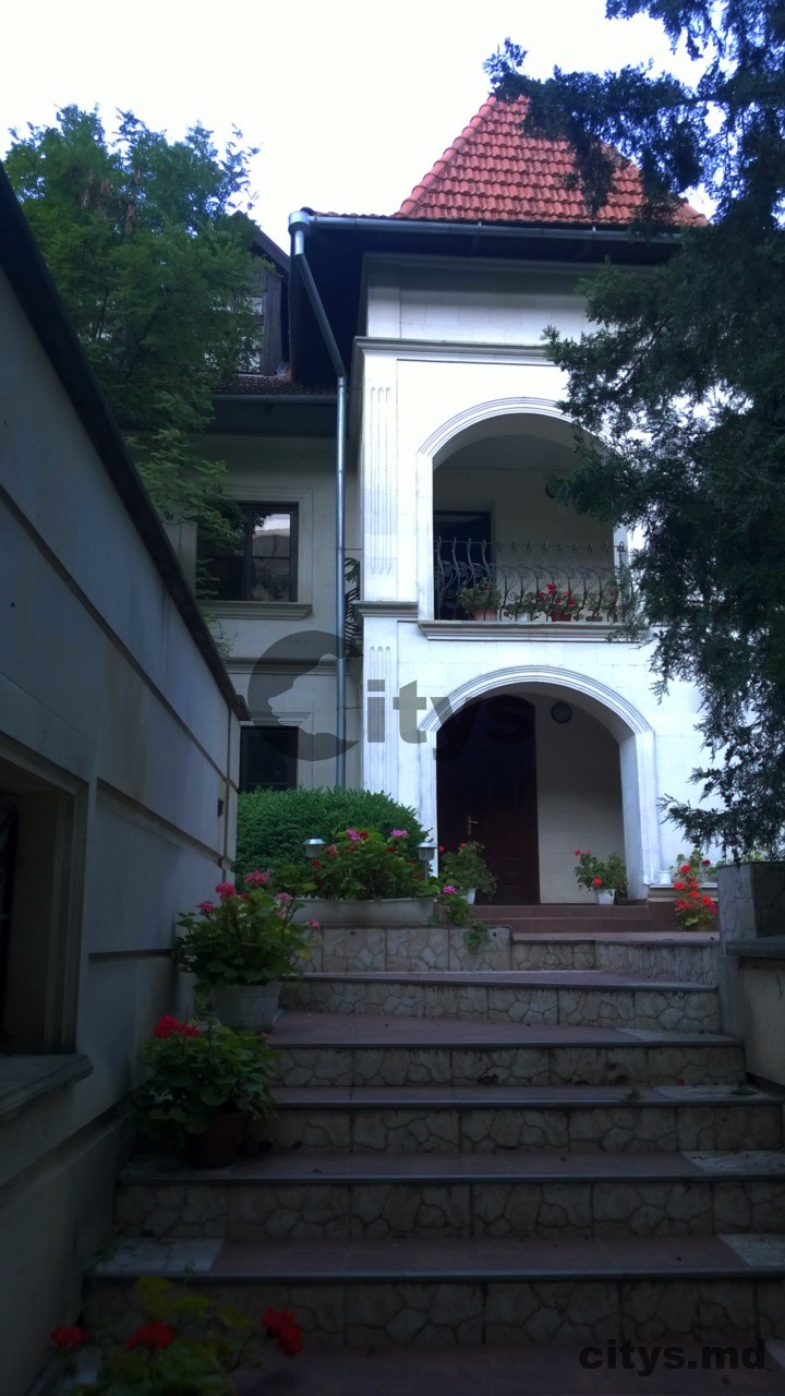 Дом с 3 уровнями, 400м², Chișinău, Buiucani, В. Белинский photo 2