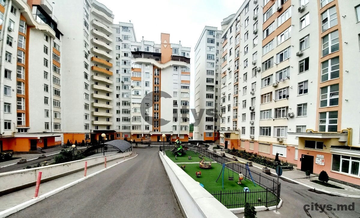 Apartament cu 2 camere, 60m², Chișinău, Buiucani, str. Mușatinilor photo 0