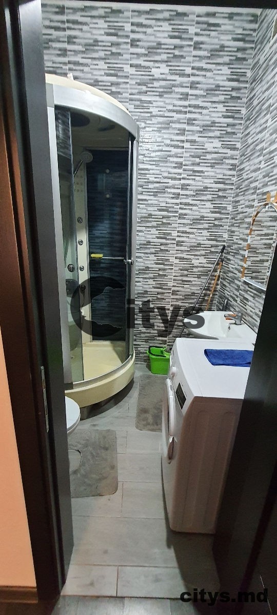 Apartament cu 2 camere, 43m², Chișinău, Botanica, str. Burebista photo 1