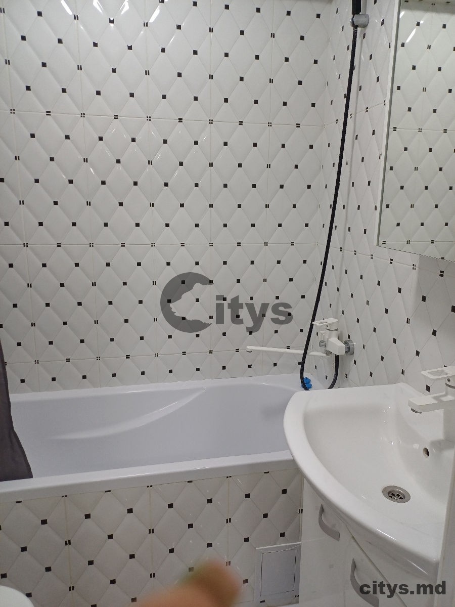 Chirie-Apartament cu 2 camere, 45m², Chișinău, Centru, str. Nicolae Testemițanu photo 2