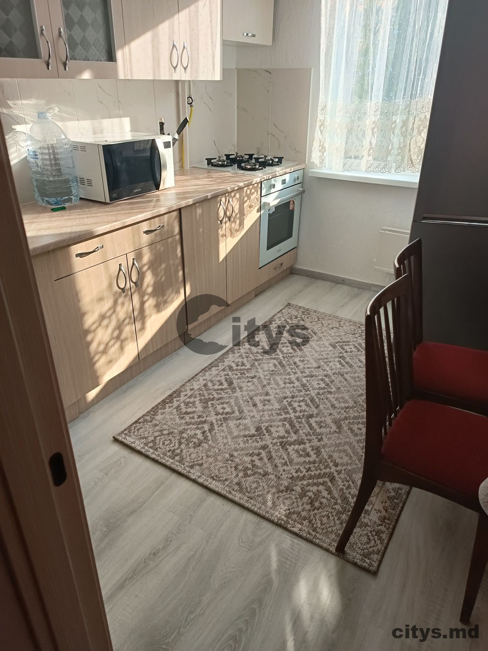 Chirie-2-х комнатная квартира, 50м², Chișinău, Buiucani, Алба юлия photo 0