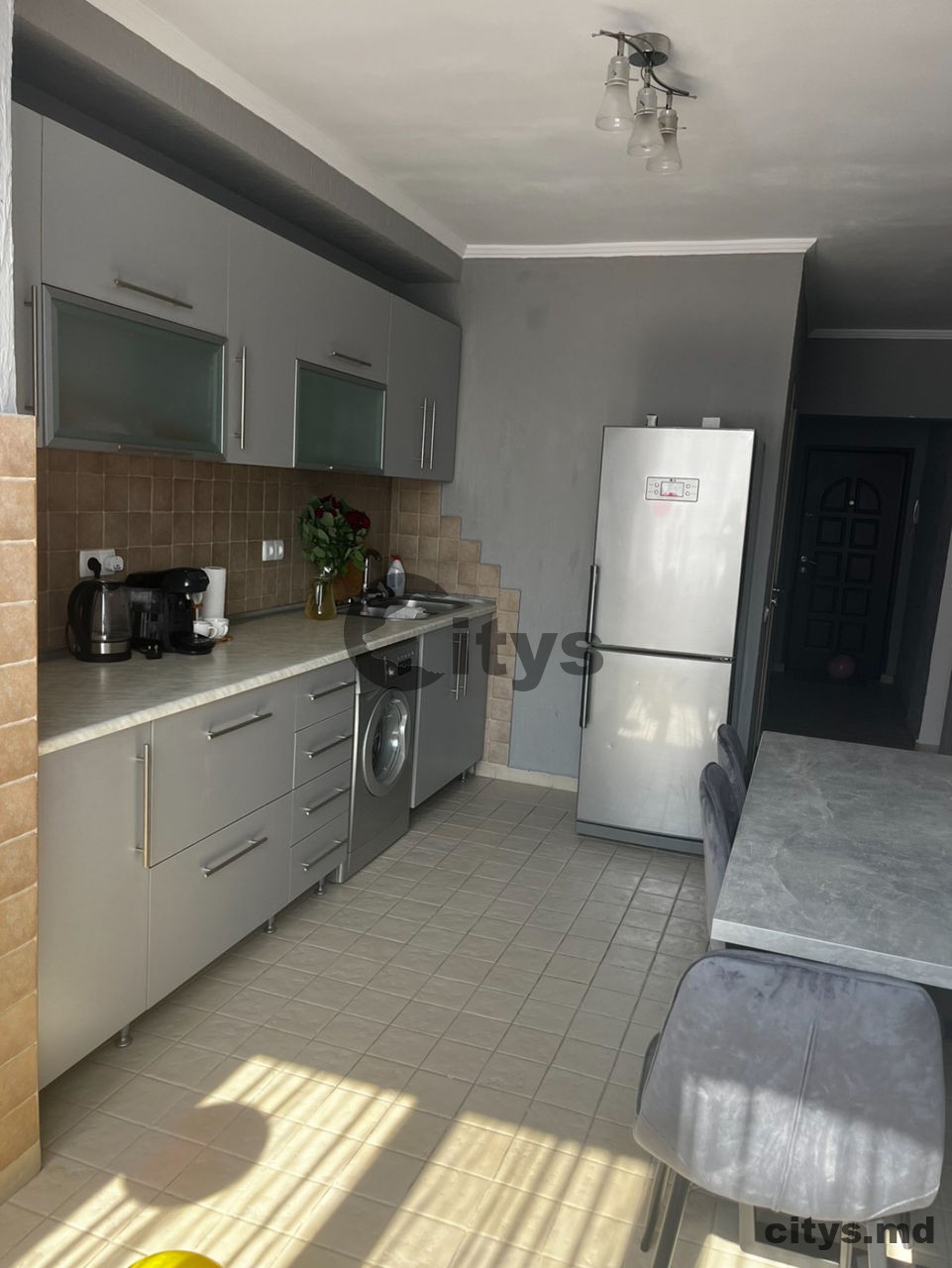 Chirie-3-х комнатная квартира, 75м², Chișinău, Sculeni, str. Calea Ieșilor photo 0