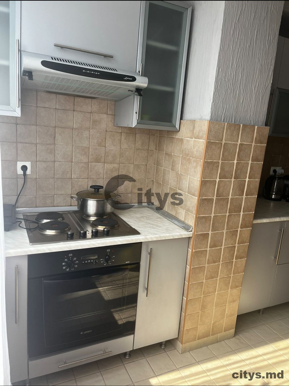 ChirieApartament cu 3 camere, 75m², Chișinău, Sculeni, str. Calea Ieșilor photo 1