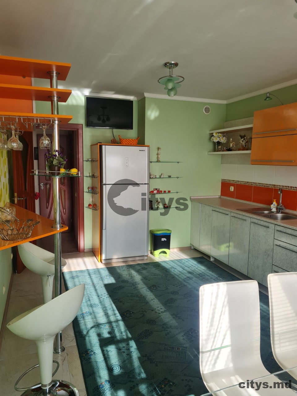 Chirie-2-х комнатная квартира, 75м², Chișinău, Poșta Veche, str. Socoleni photo 0