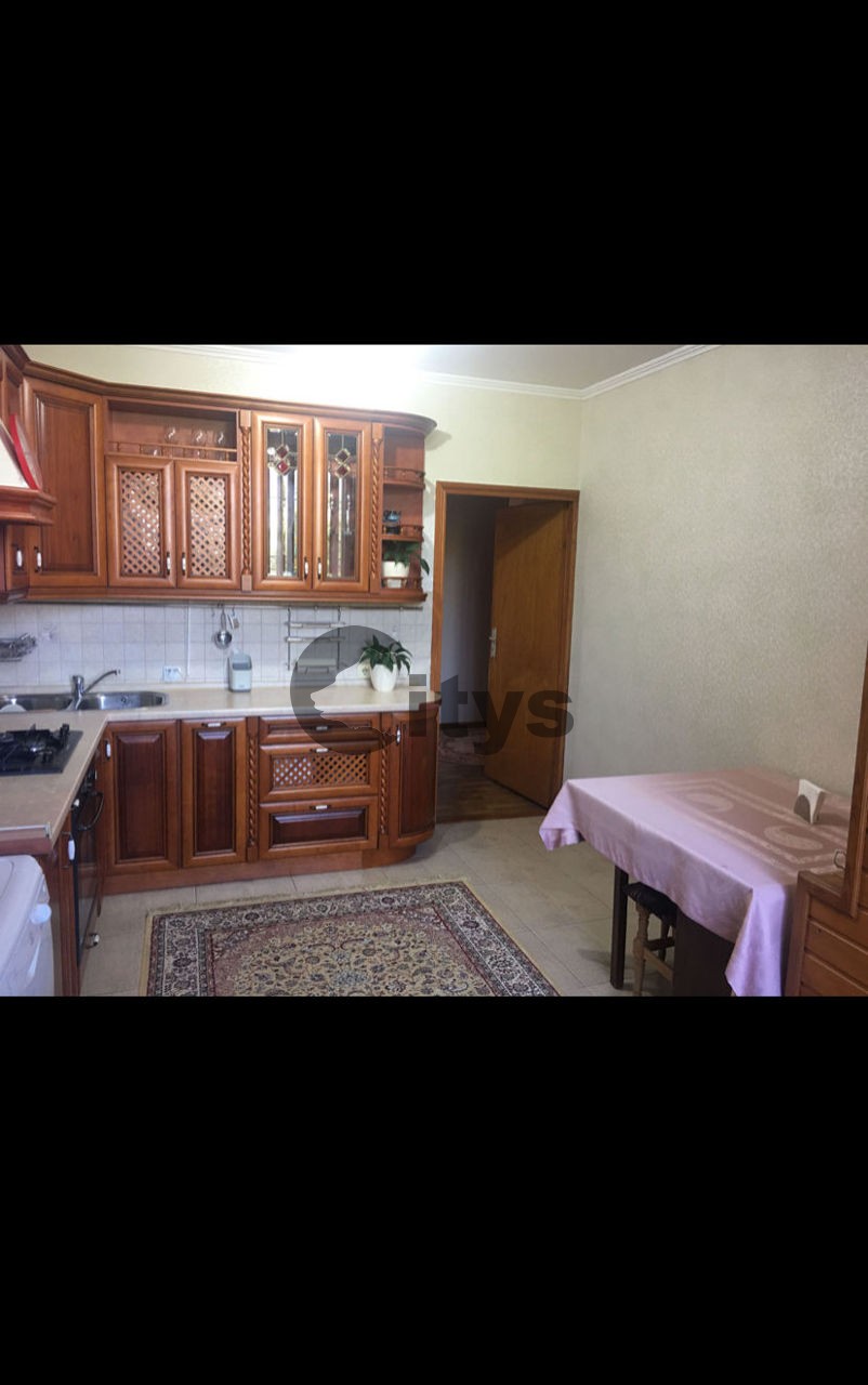 3-х комнатная квартира, 84м², Chișinău, Centru, str. Romană photo 0