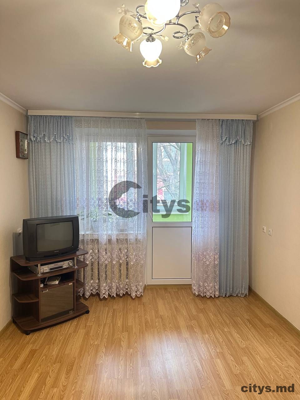 Apartament cu 2 camere, 50m², Chișinău, Poșta Veche, str. Iazului photo 2