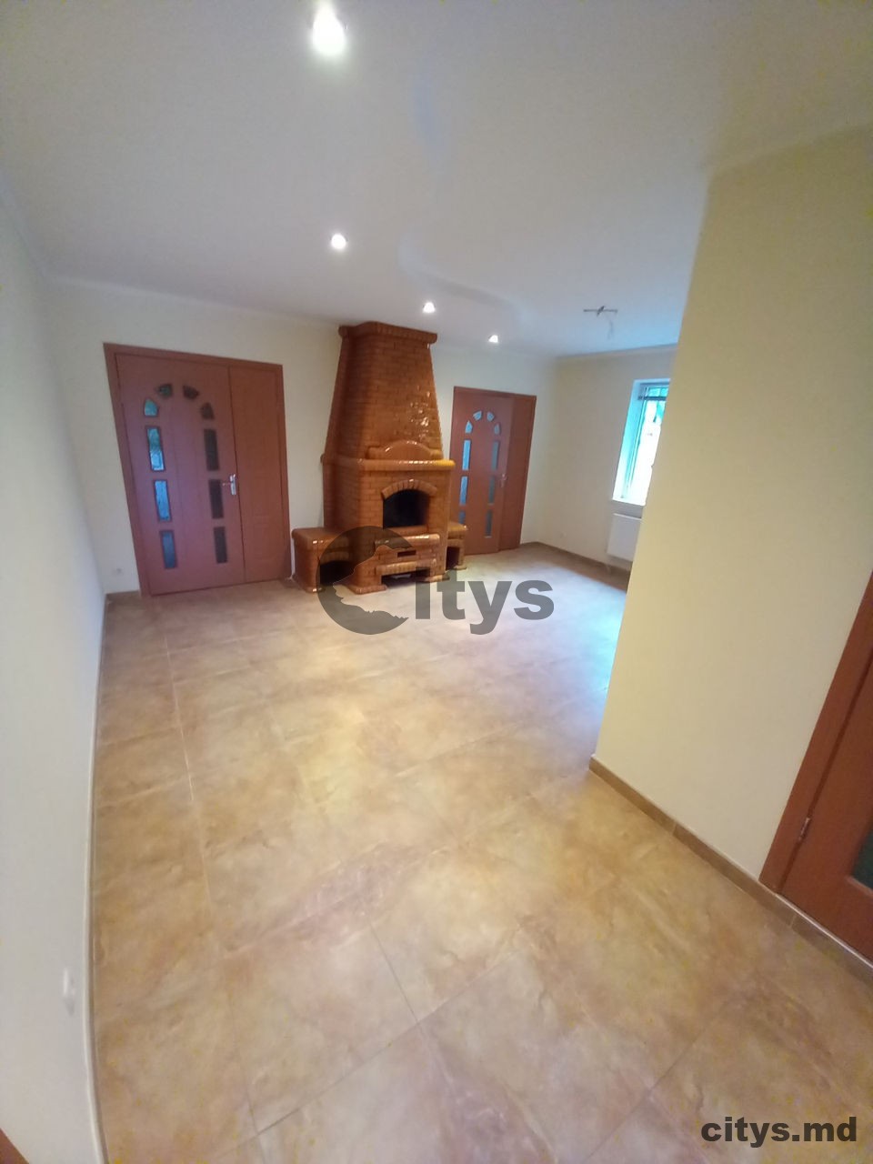 130m², Ialoveni, Centru, str. Florilor photo 3