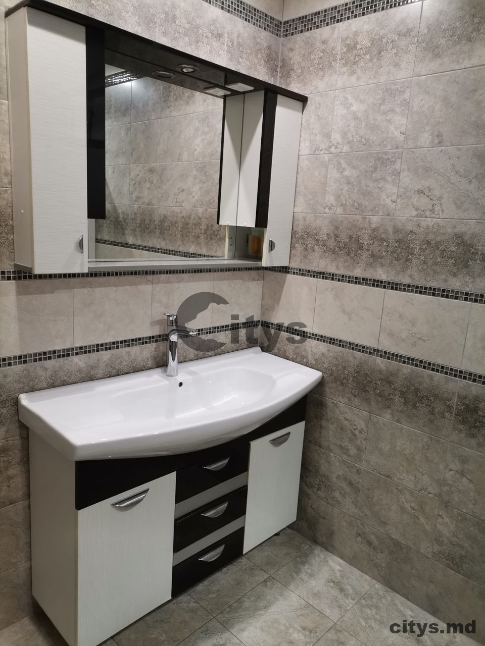 Apartament cu 4 camere, 90m², Ştefan cel Mare şi Sfânt photo 3