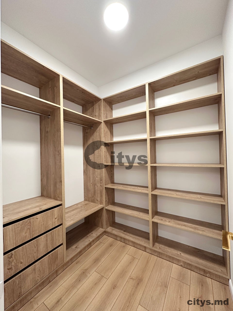 Apartament cu 3 camere, 72m², бул. Мирча чел Бэтран photo 2