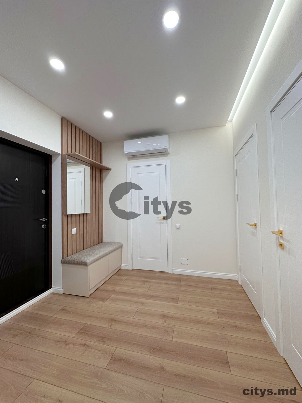 Apartament cu 3 camere, 72m², бул. Мирча чел Бэтран photo 9