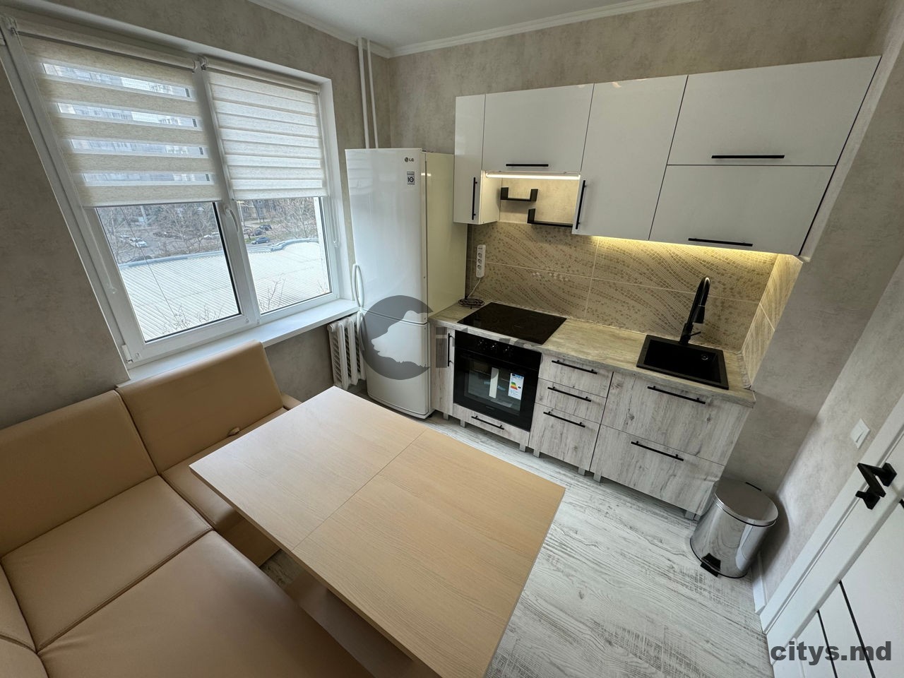 Chirie-Apartament cu 2 camere, 55m², bd.Dacia photo 2