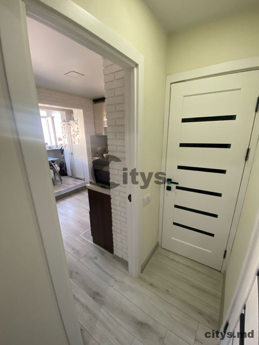 Apartament cu 2 camere, 50m², Cuza Vodă photo 3