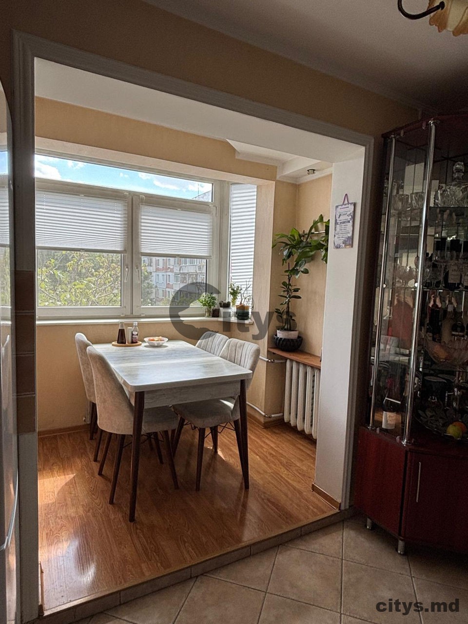 Apartament cu 4 camere, 92m², Nicolae Costin photo 2