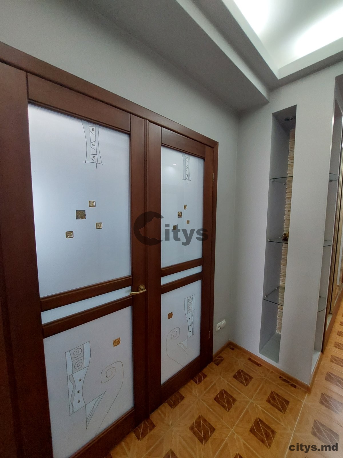 1 комнатная квартира, 68м², Decebal photo 9
