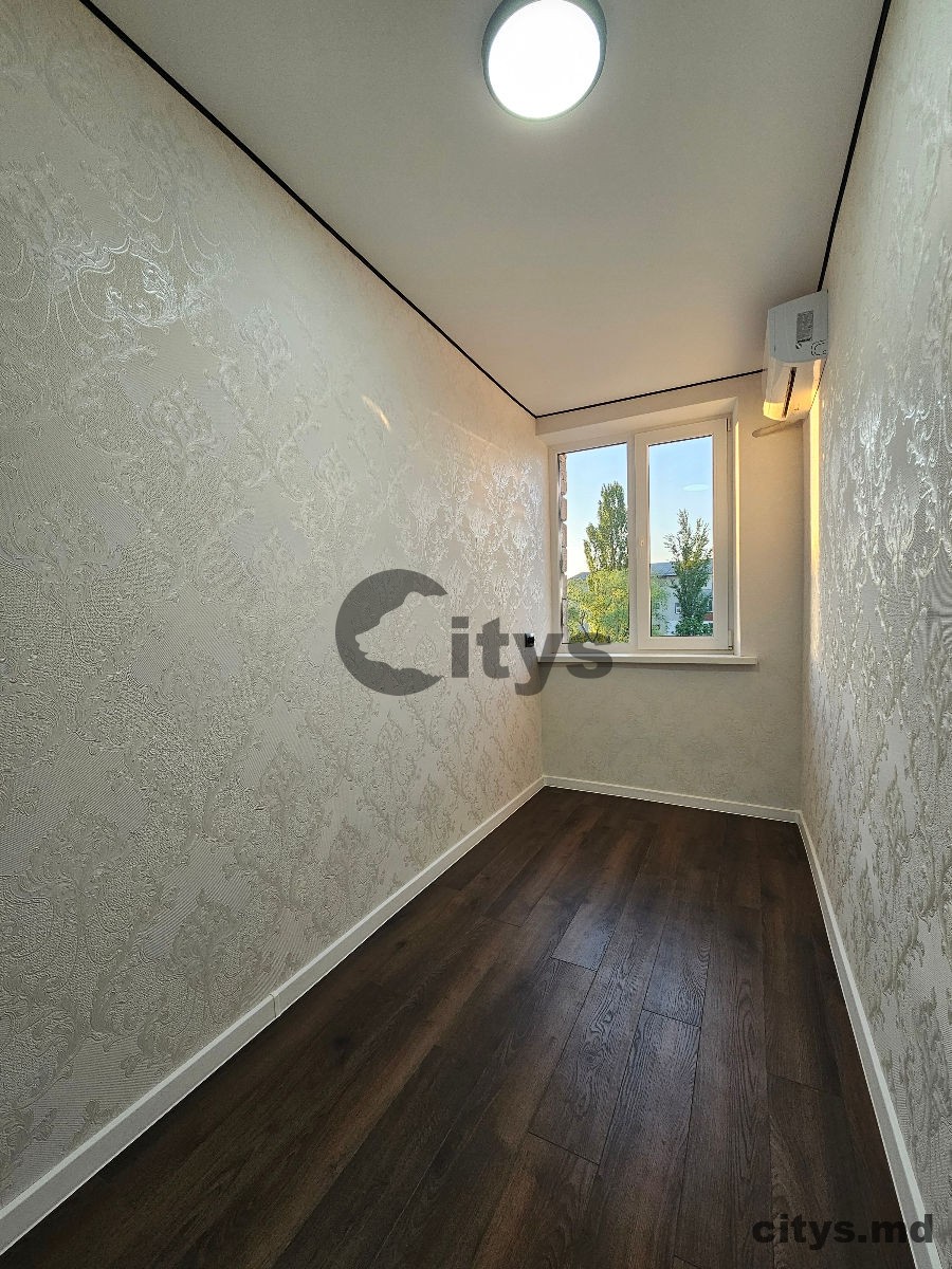 2-х комнатная квартира, 45м², Яловены, Центр,str. Petru Ştefănucă photo 5