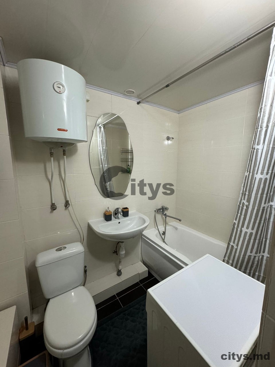 Apartament cu 2 camere, 50m², bd. Dacia photo 1