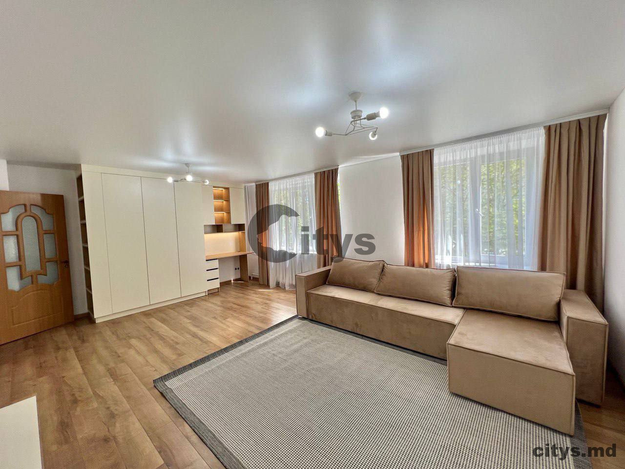 Apartament cu 3 camere, 59m², Бд. Москова photo 2
