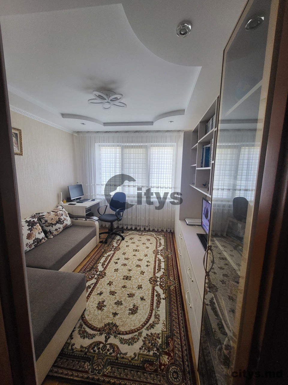 Apartament cu 3 camere, 69m², Николай Костин photo 0