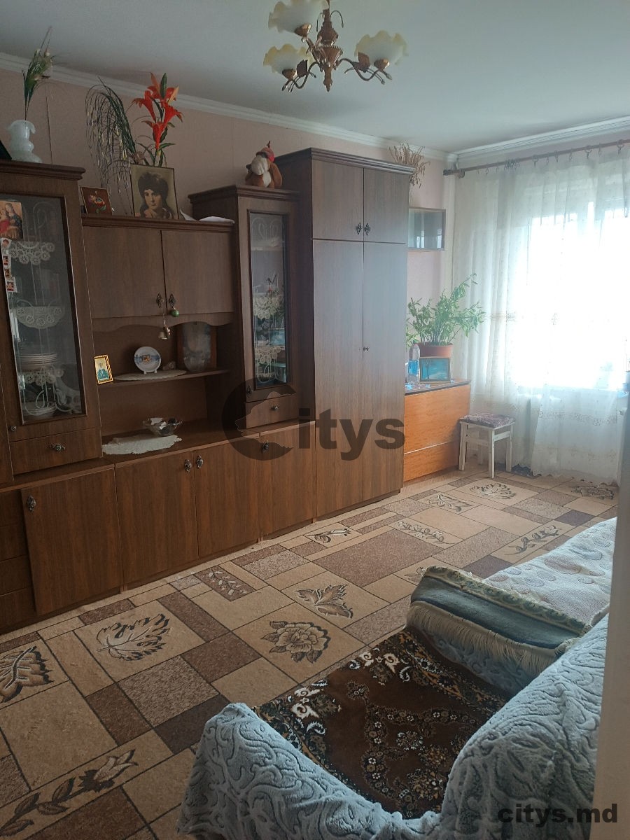 1 комнатная квартира, 33м², Волунтарилор photo 0