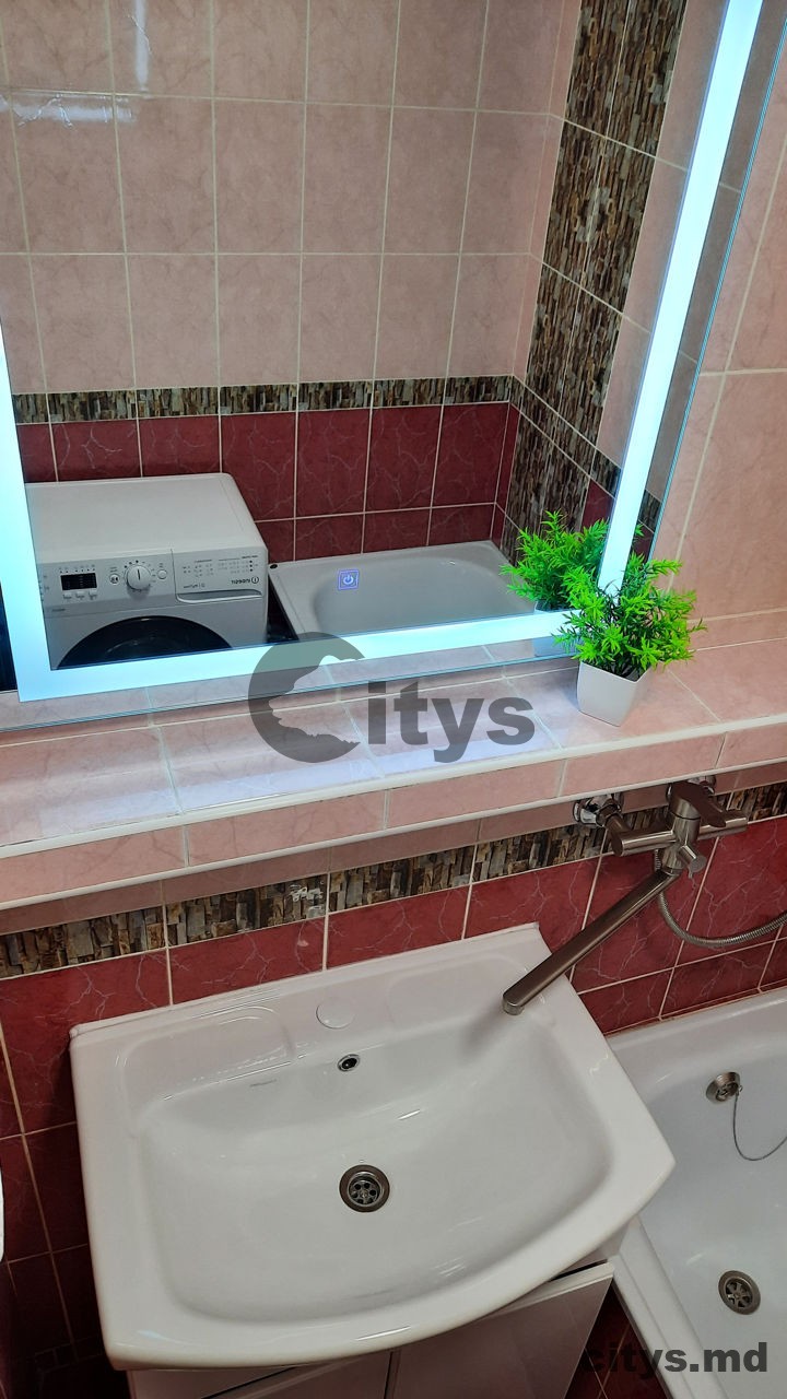 Apartament cu 3 camere, 74m², Str.Izmail photo 2