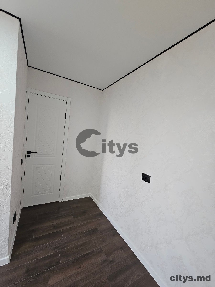 2-х комнатная квартира, 45м², Яловены, Центр,str. Petru Ştefănucă photo 7
