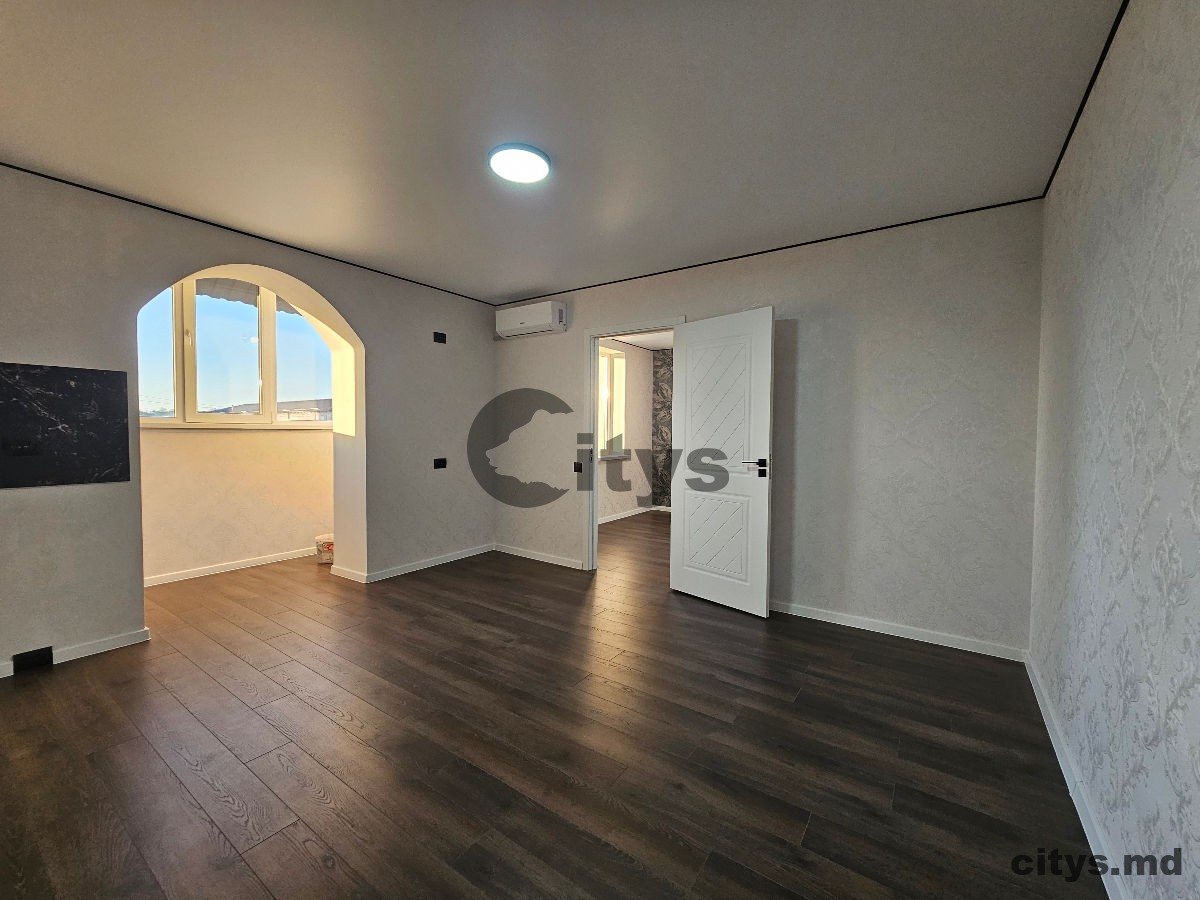 2-х комнатная квартира, 45м², Яловены, Центр,str. Petru Ştefănucă photo 3