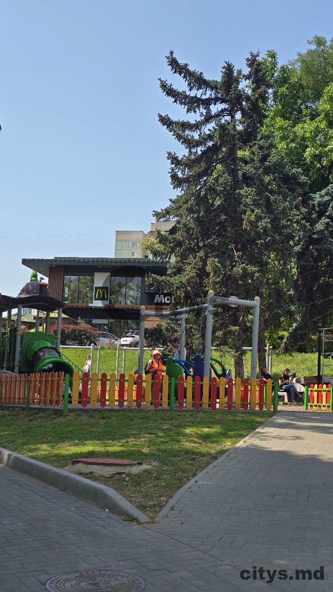 Apartament cu 2 camere, 48m², Botanica, Dacia photo 3