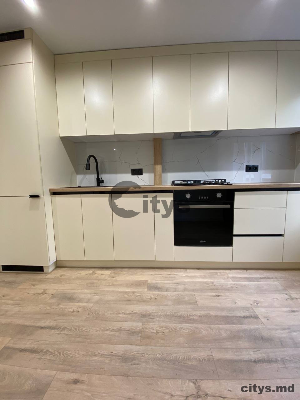 Apartament cu 3 camere, 76m², Bulevardul Dacia photo 2
