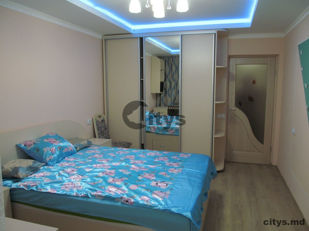 Chirie-Apartament cu 2 camere, 63m², str. Calea Ieșilor photo 0