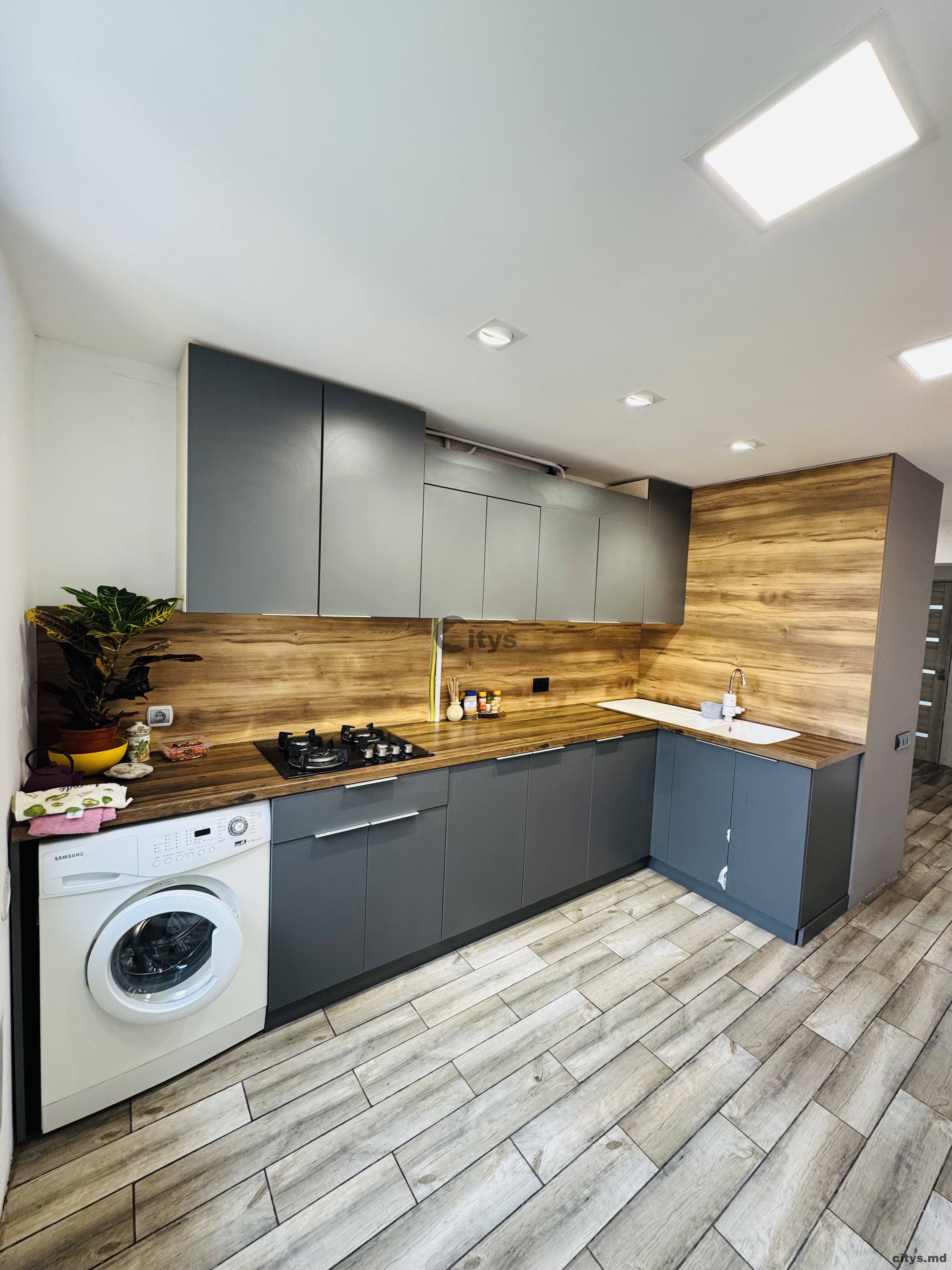 4-х комнатная квартира, 80м², Игорь Виеру photo 1