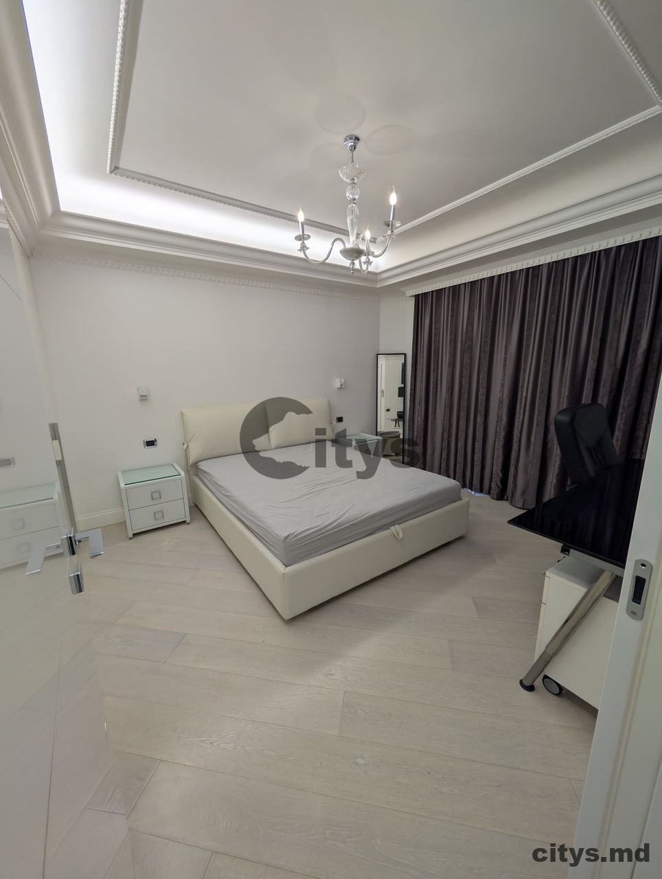 Chirie-4-х комнатная квартира, 150м², Centru.bd.Stefan cel Mare si Sfant photo 0