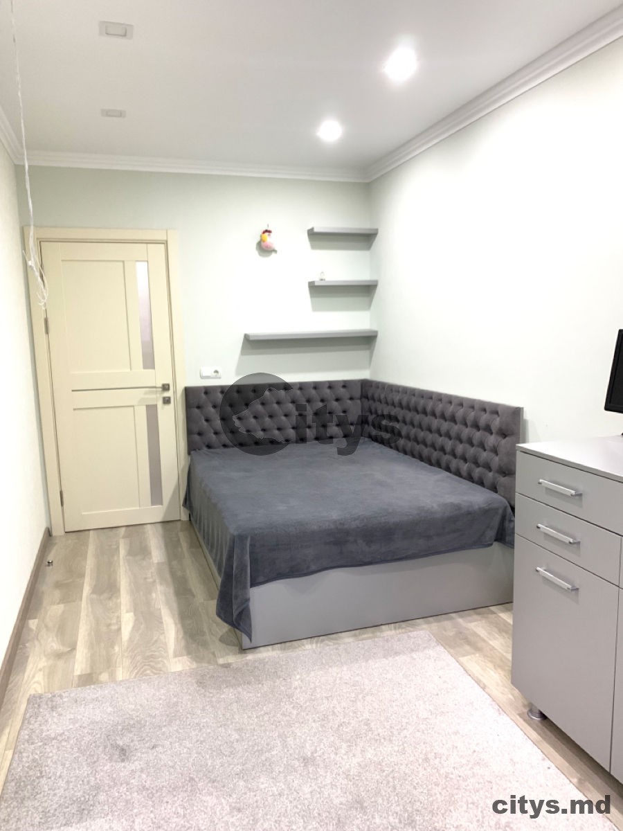 сдается-2-х комнатная квартира, 65м², центр, Alexei Sciusev photo 1