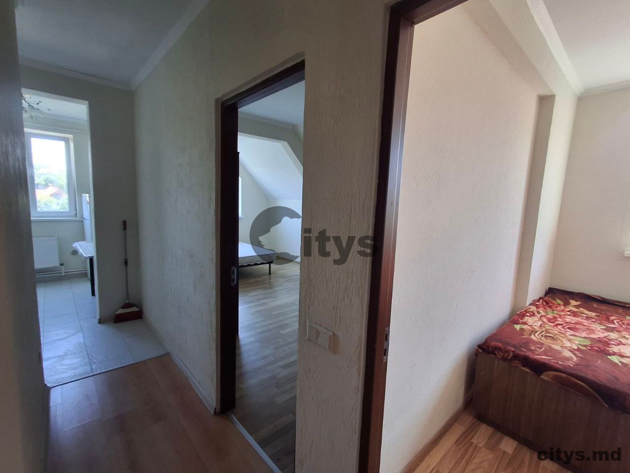 chirie- Apartament cu 2 camere, Centru 45m², Конструкторилор photo 3