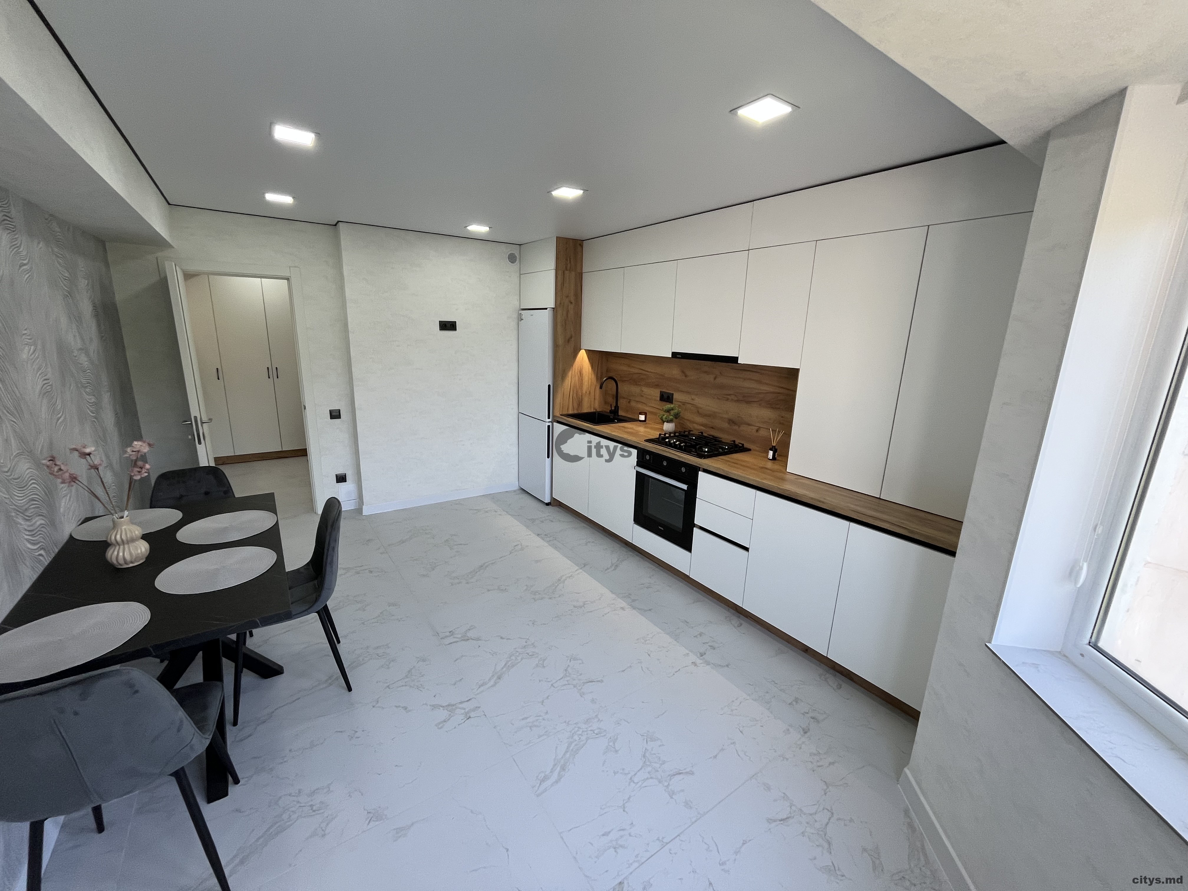 3-х комнатная квартира, 105м², Buiucani, Calea Ieșilor photo 1
