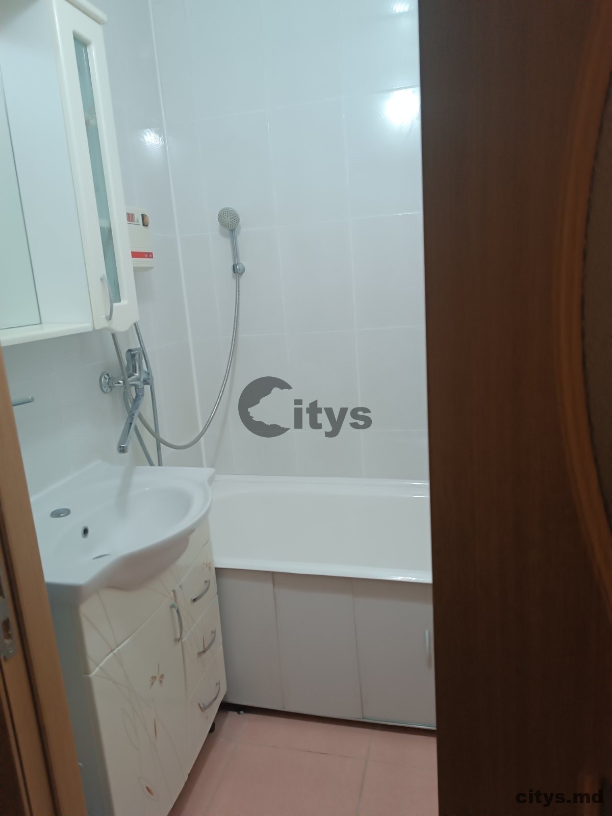 Chirie, Apartament cu 3 camere, 72m²,Ботаника,  Траян photo 8