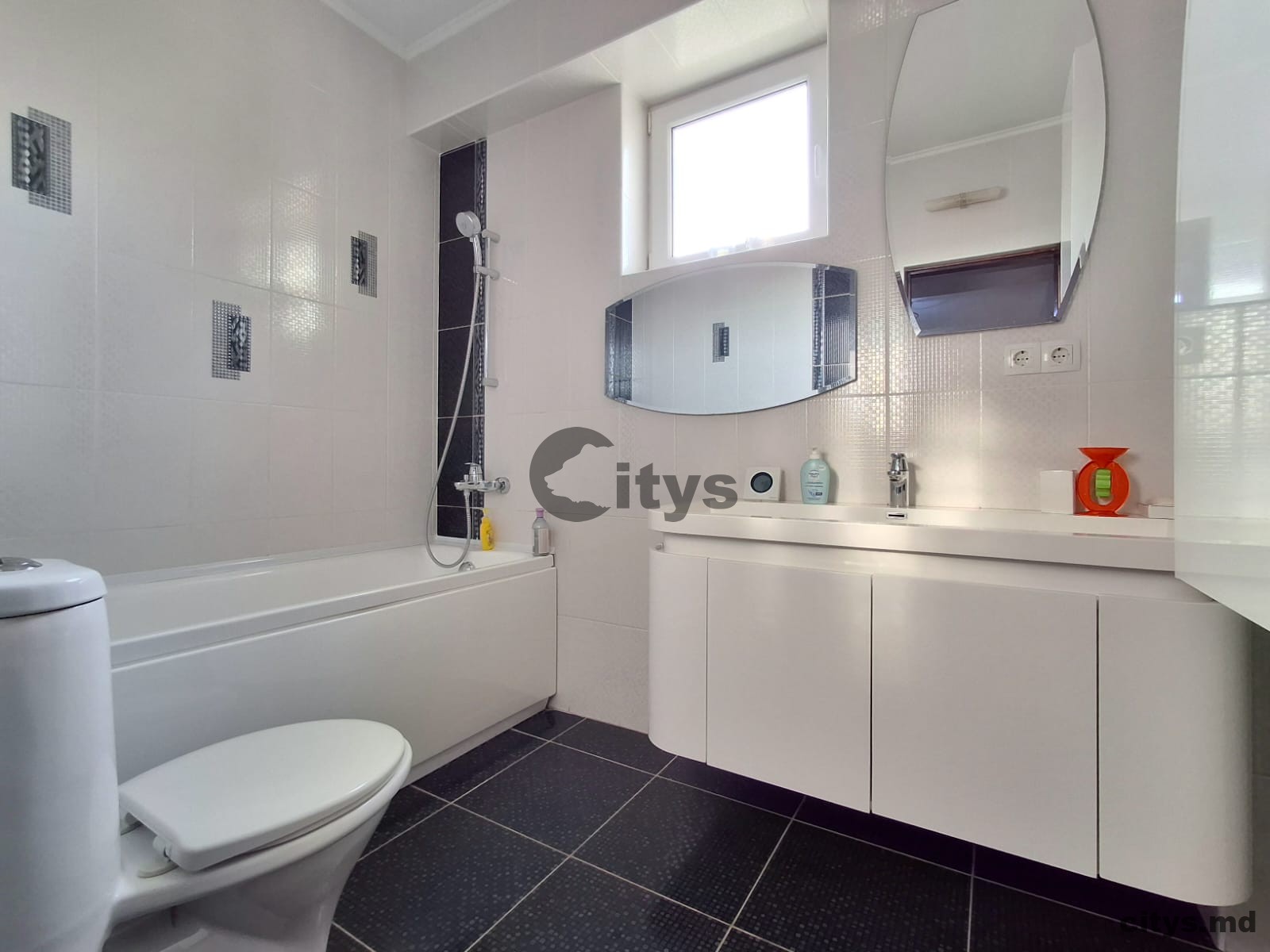 chirie-Apartament cu 2 camere, 75m², Calea Orheiului photo 16