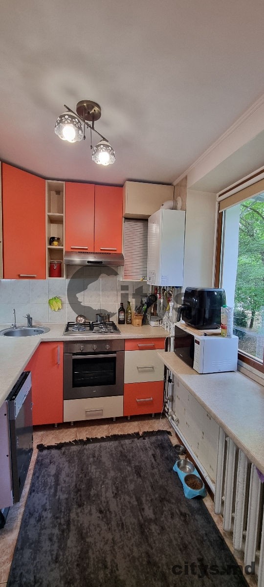 Apartament cu 3 camere, 74m², str. Miron Costin photo 3