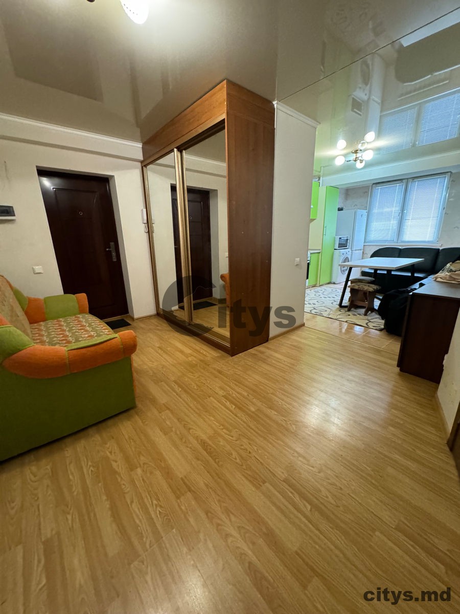 Apartament cu 2 camere, 70m², str. Ion Dumeniuc photo 2