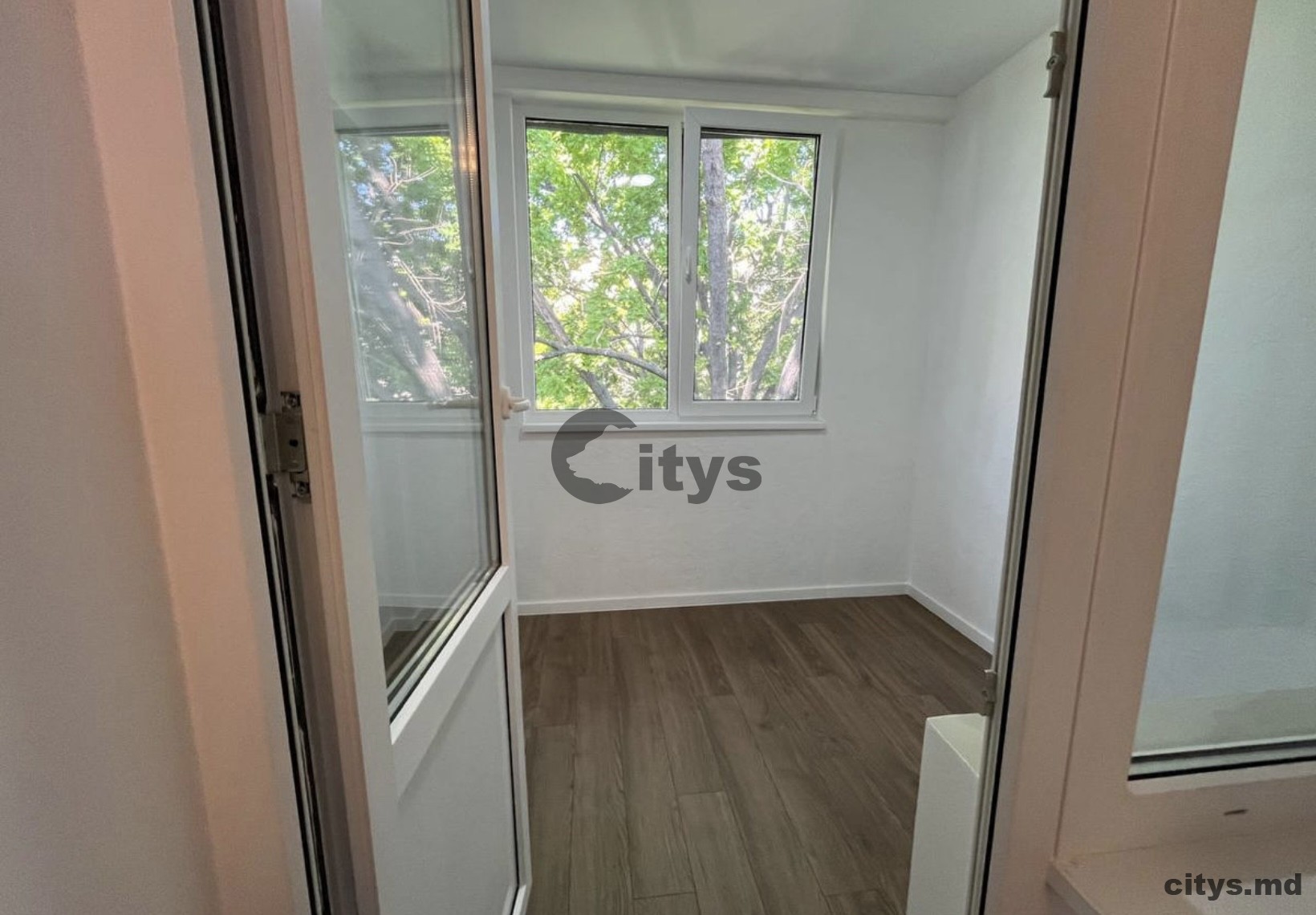 Se vinde-Apartament cu 2 camere, 56m², Rîșcani,Miron Costin photo 5