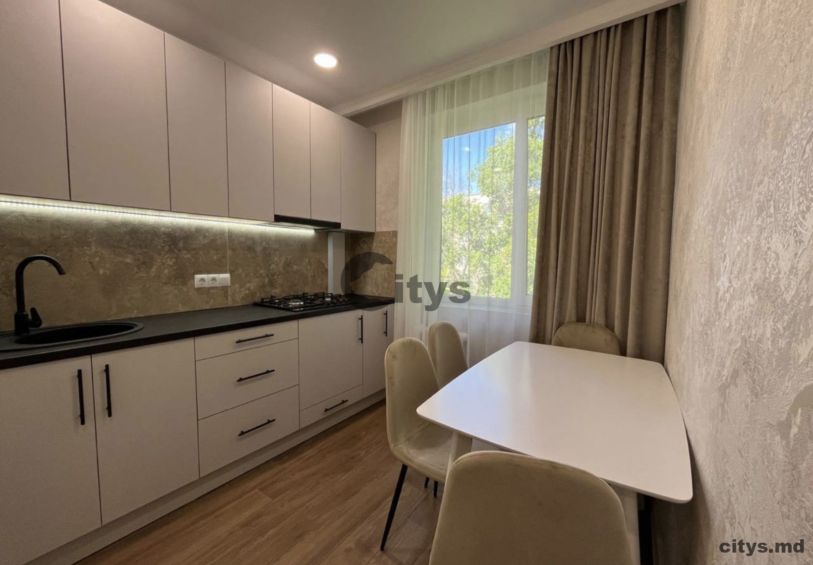 Se vinde-Apartament cu 2 camere, 56m², Rîșcani,Miron Costin photo 3