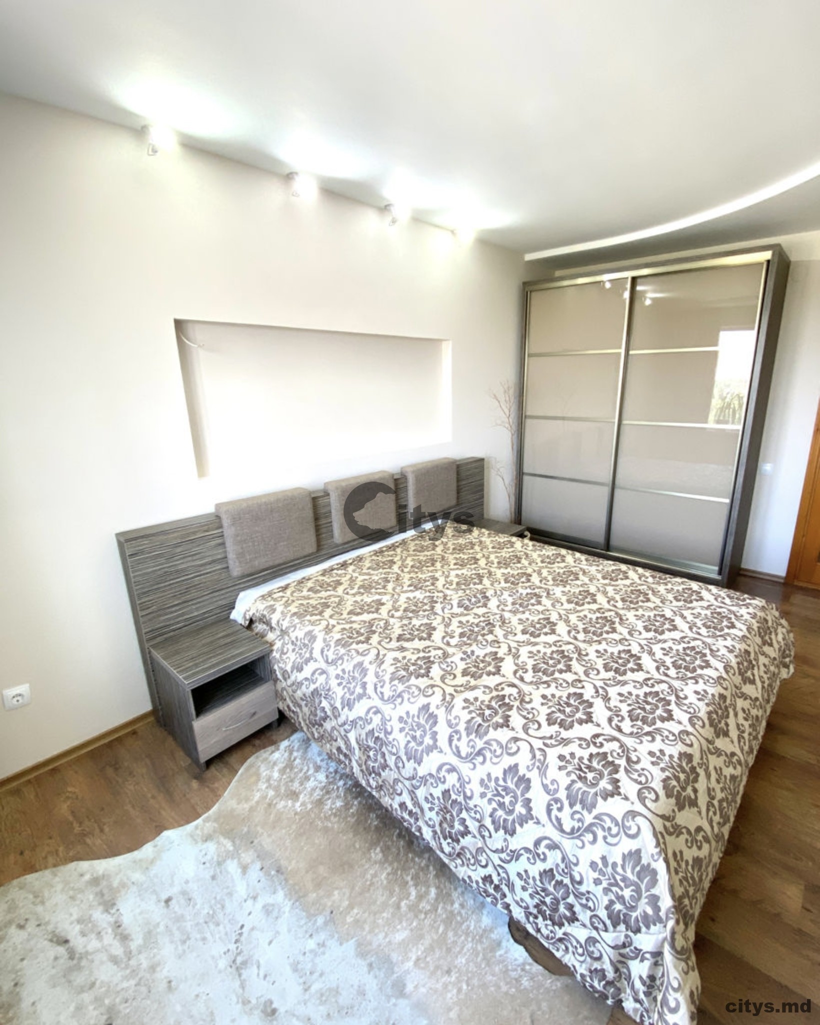 Se vinde-Apartament cu 2 camere, 70m²,Botanica, Burebista photo 1