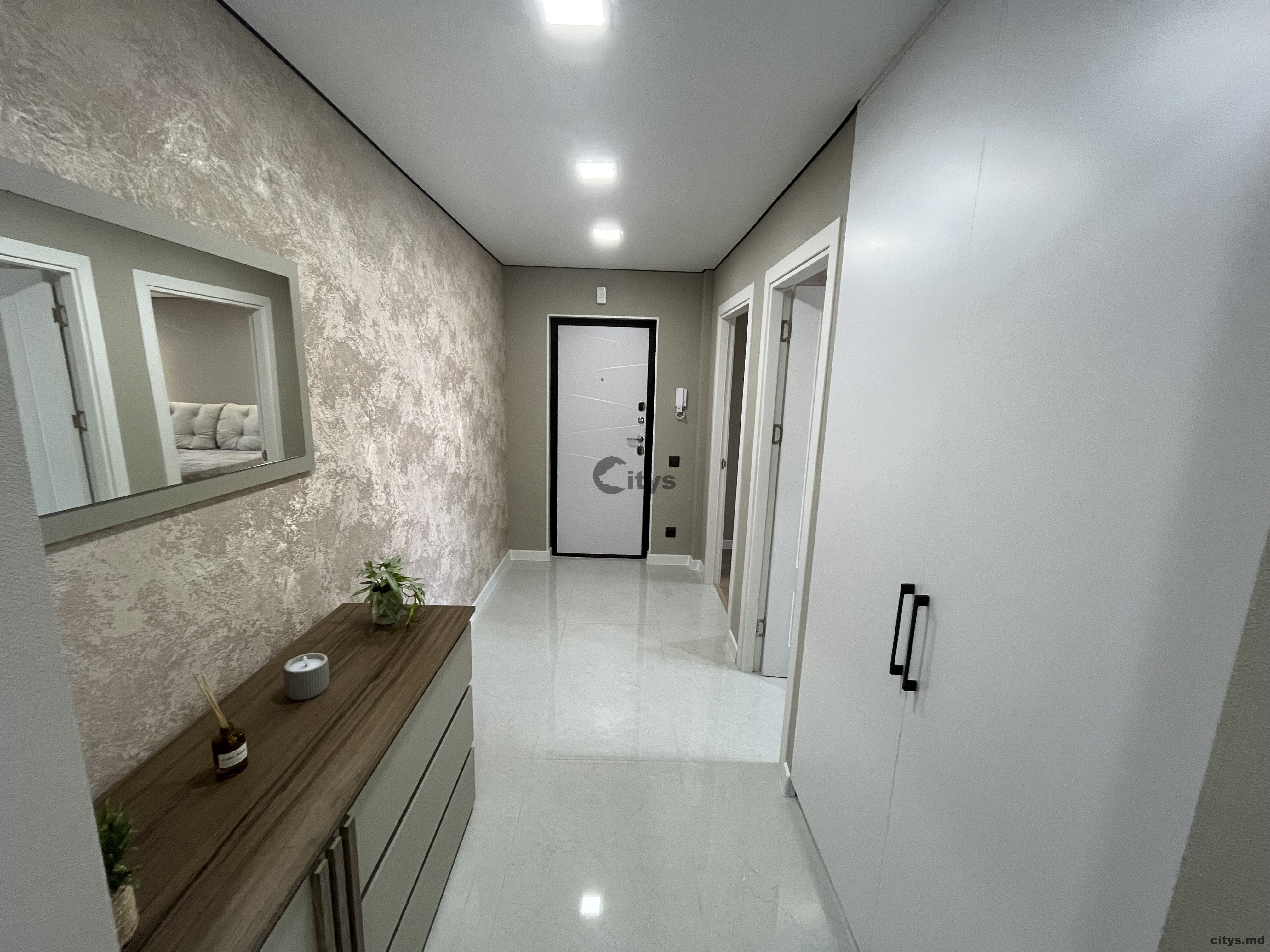 Apartament cu 3 camere, 68m², Ciocana, Ginta Latina photo 1