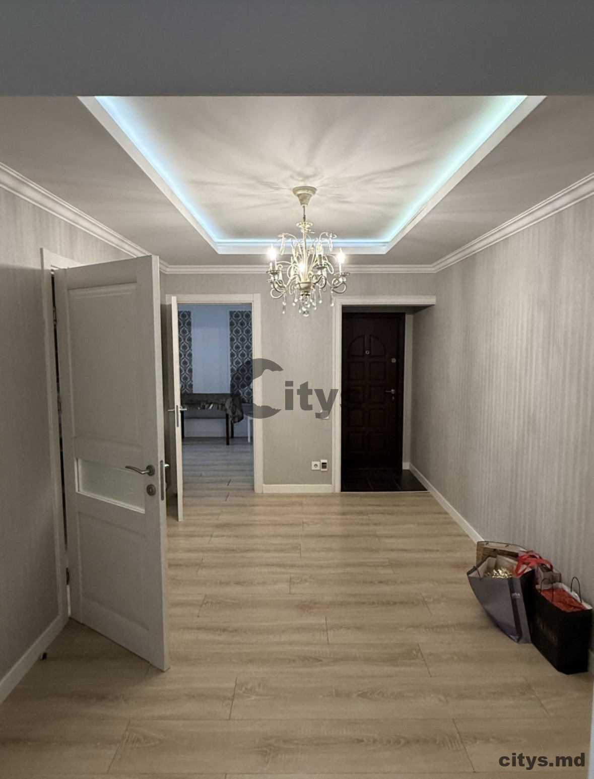 Chirie-Apartament cu 3 camere, 75m²,centru, Albisoara photo 1