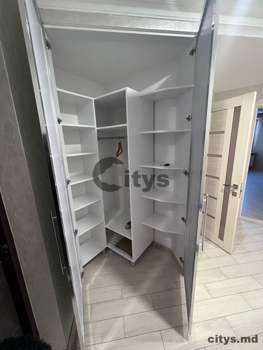 Apartament cu 2 camere, Centru 80m², str. Melestiu photo 2