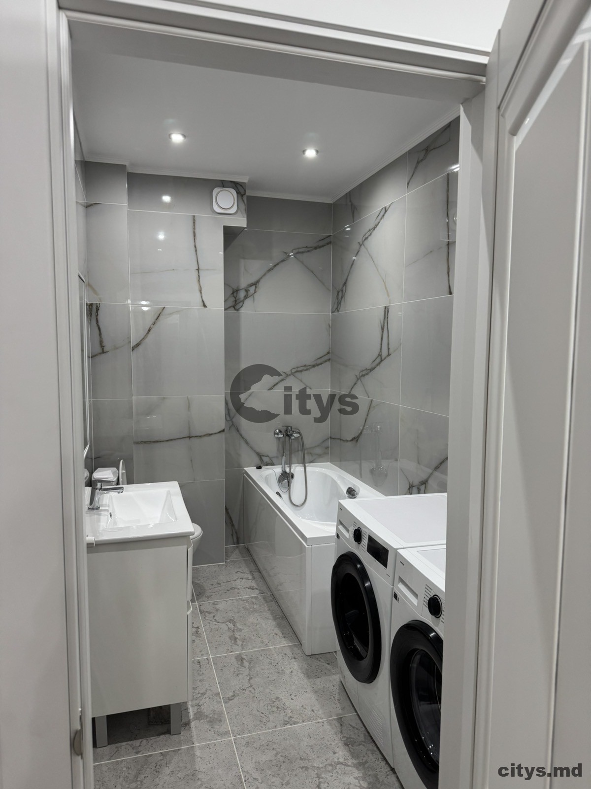 Сдается-2-х комнатная квартира, 75м²,Центр, Moara Roșie photo 5