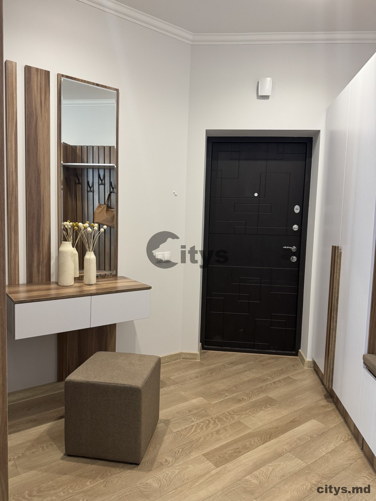Сдается-2-х комнатная квартира, 75м²,Центр, Moara Roșie photo 2