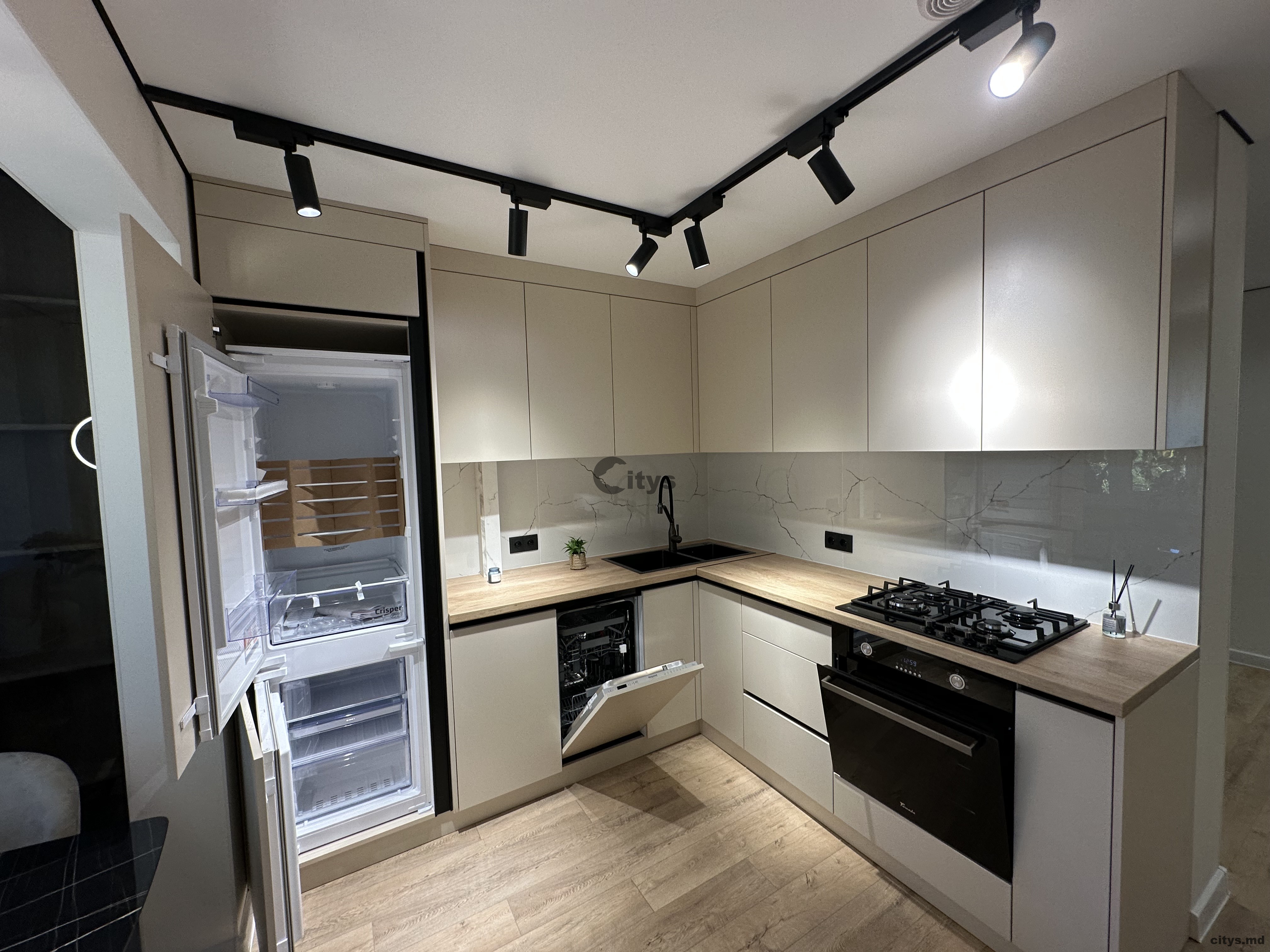 Apartament cu 3 camere, 75m², Cuza vodă photo 0