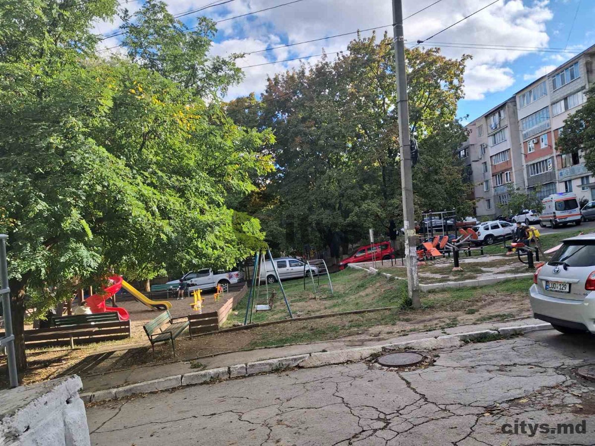 Apartament cu 2 camere, Poșta Veche 56m², str. Socoleni photo 3