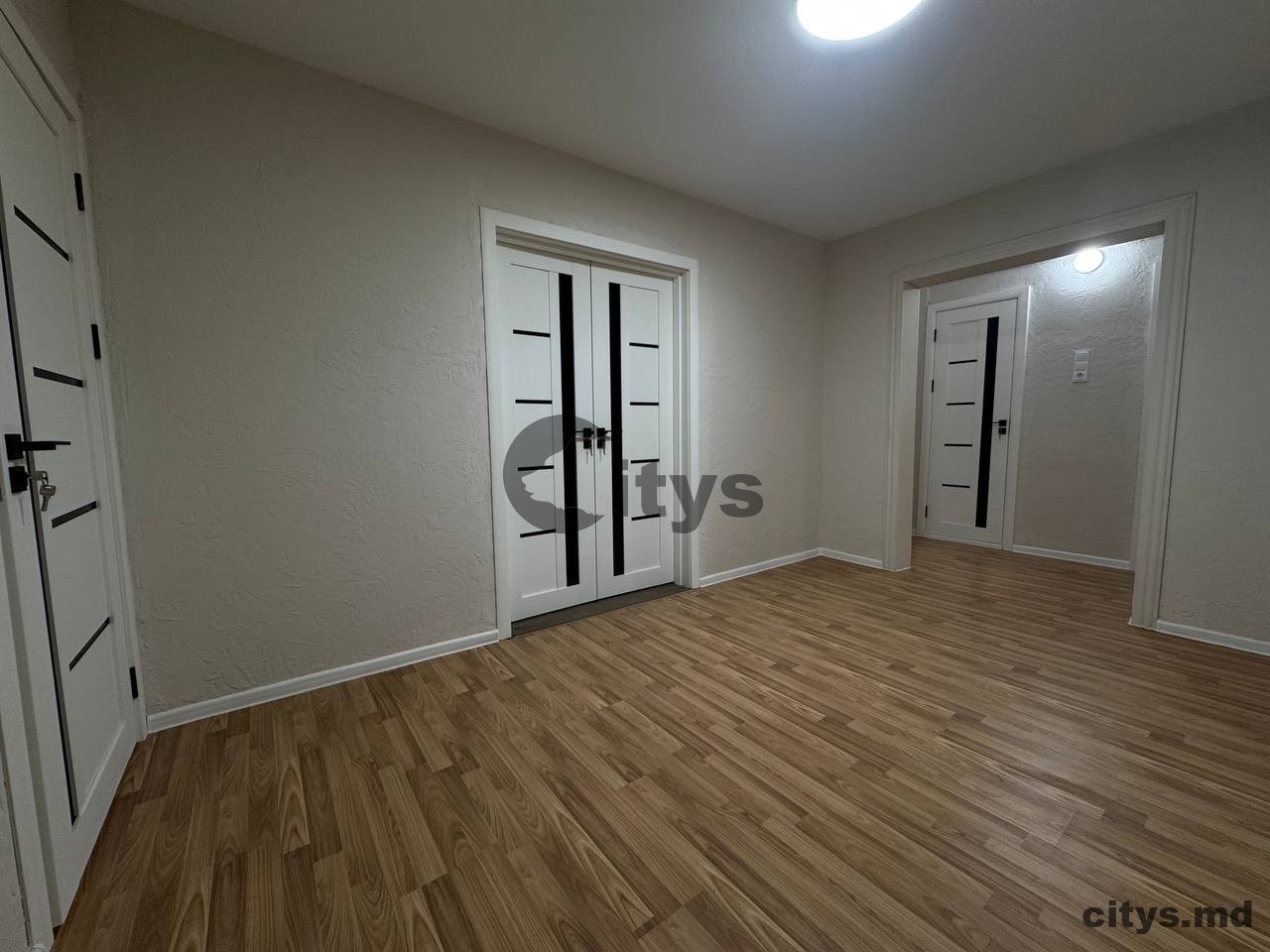 Apartament cu 3 camere, 72m², Тудор Владимиреску photo 0