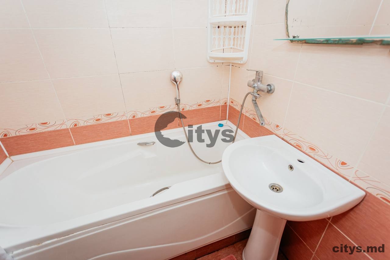 Apartament cu 3 camere, 75m², A.Russo photo 1